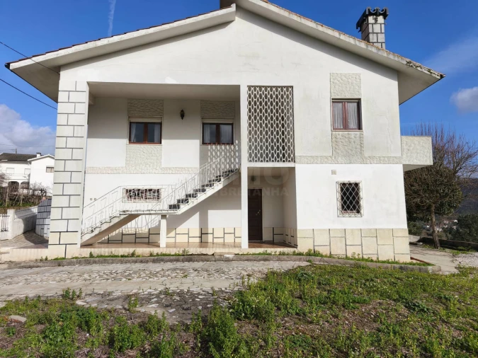 Moradia T3 para Venda em Almalagues Foto 3