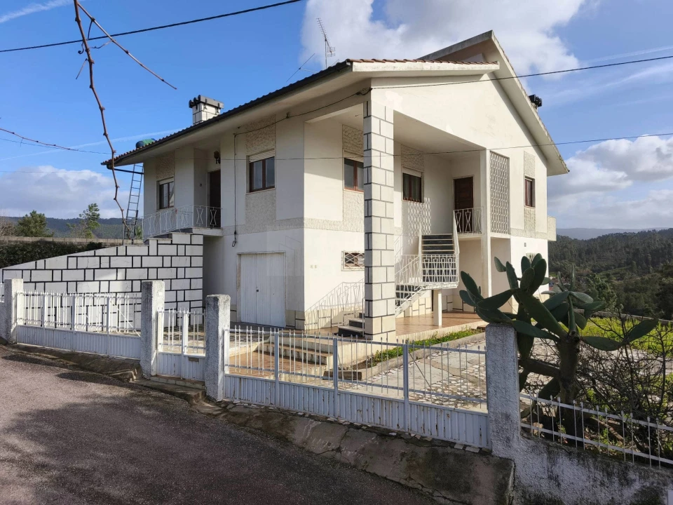 Moradia T3 para Venda em Almalagues Foto 2