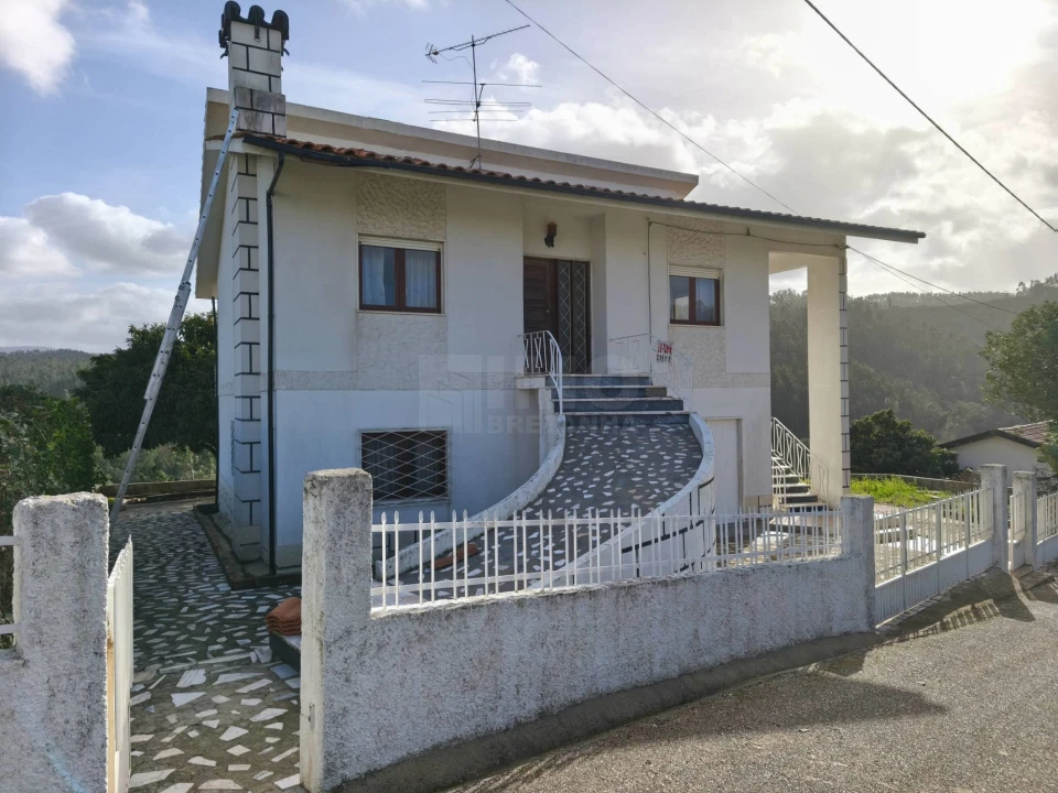 Moradia T3 para Venda em Almalagues Foto 1