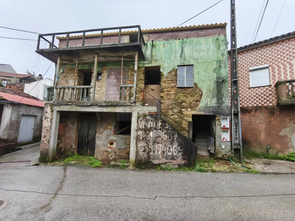 Moradia T3 para Venda em Lorvão Foto 1