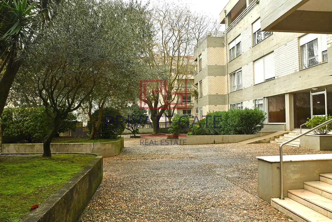 Apartamento T2 para Arrendamento em Aldoar, Foz do Douro e Nevogilde Foto 2