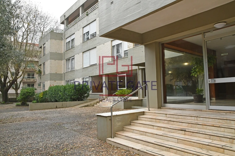 Apartamento T2 para Arrendamento em Aldoar, Foz do Douro e Nevogilde Foto 4