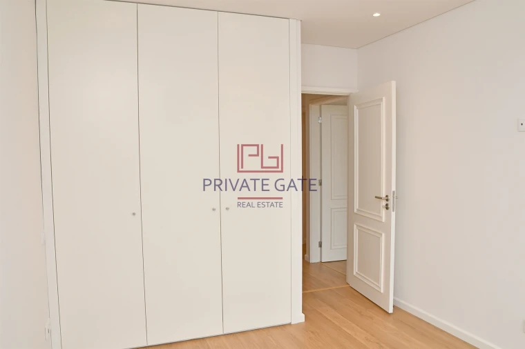 Apartamento T2 para Arrendamento em Aldoar, Foz do Douro e Nevogilde Foto 24