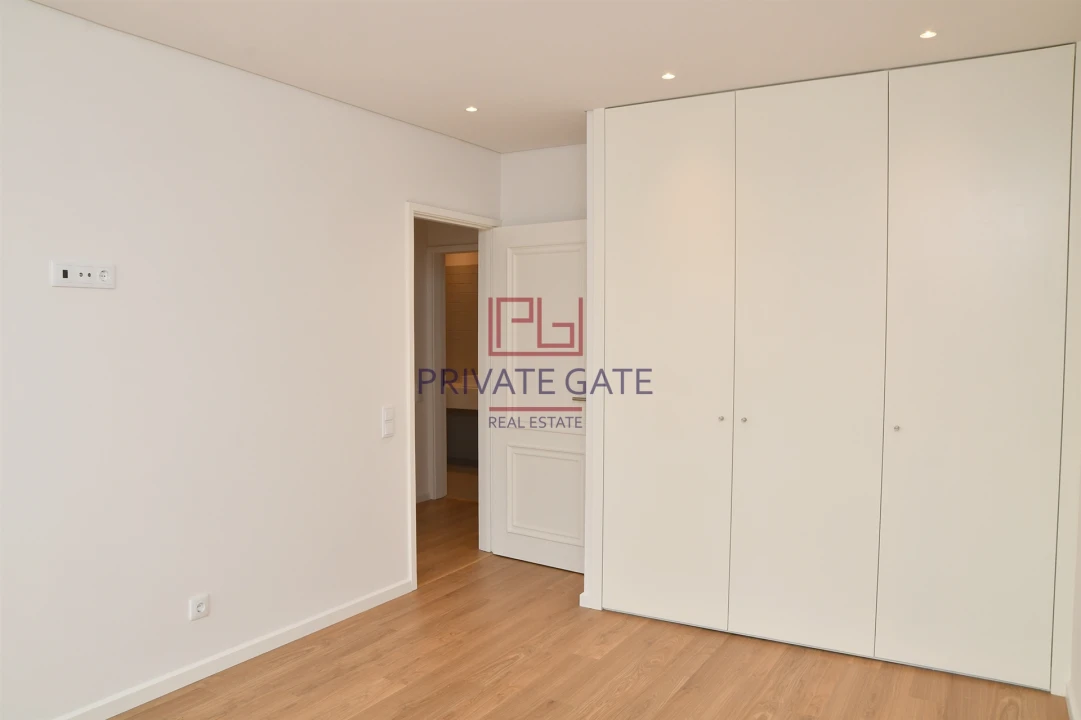 Apartamento T2 para Arrendamento em Aldoar, Foz do Douro e Nevogilde Foto 22