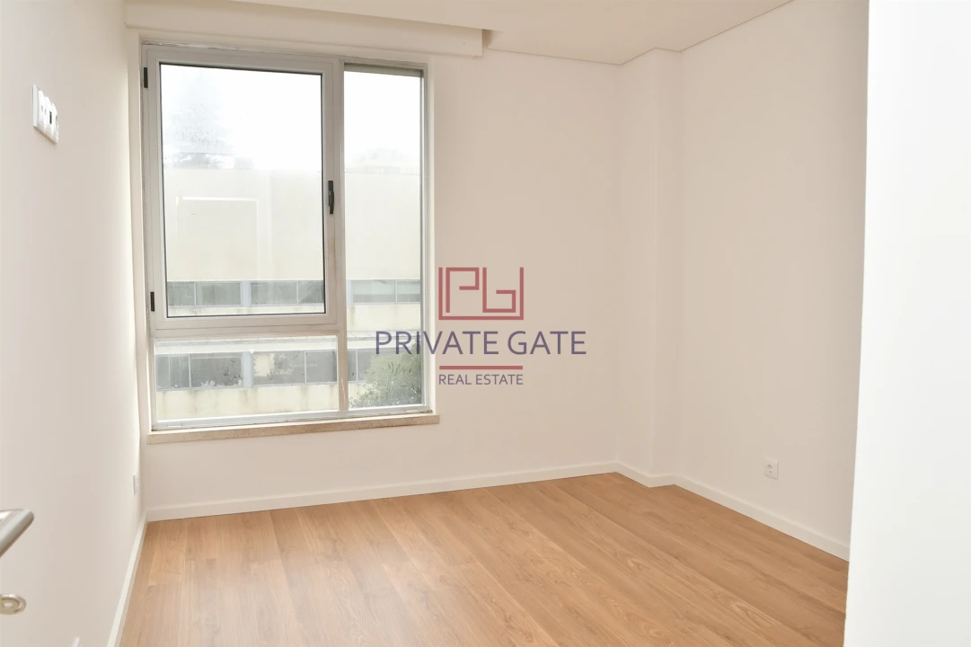 Apartamento T2 para Arrendamento em Aldoar, Foz do Douro e Nevogilde Foto 25