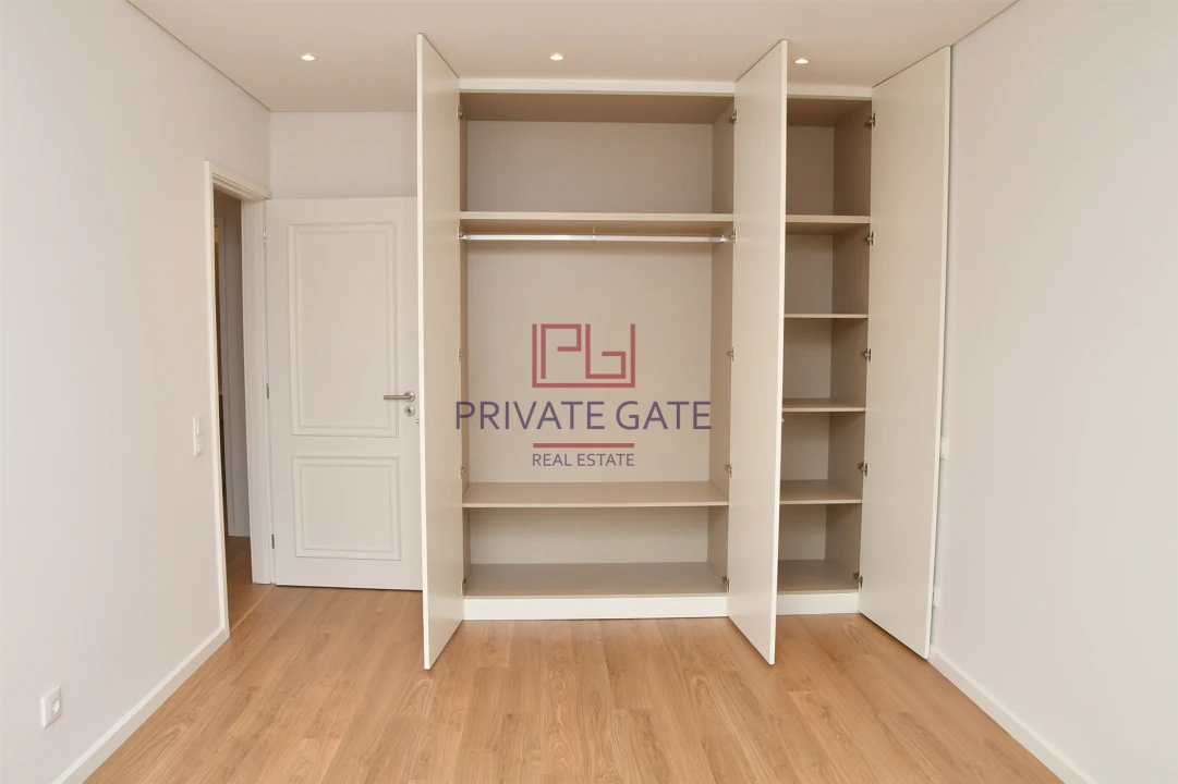 Apartamento T2 para Arrendamento em Aldoar, Foz do Douro e Nevogilde Foto 23