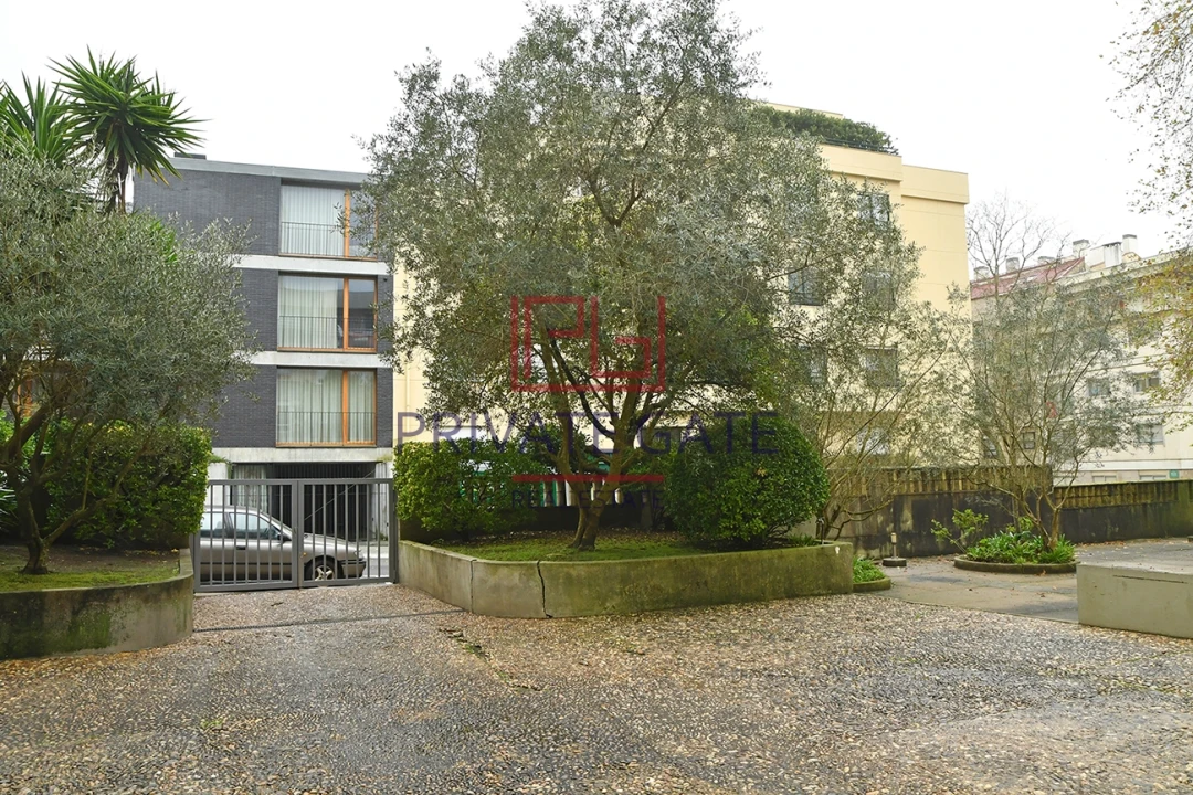 Apartamento T2 para Arrendamento em Aldoar, Foz do Douro e Nevogilde Foto 6