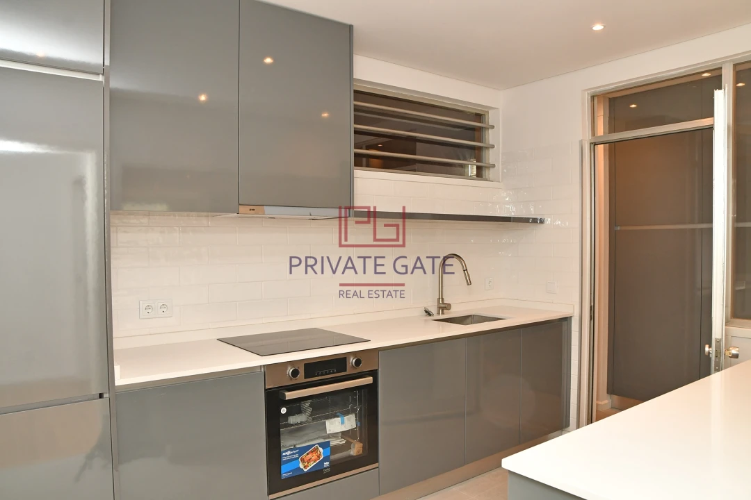 Apartamento T2 para Arrendamento em Aldoar, Foz do Douro e Nevogilde Foto 9