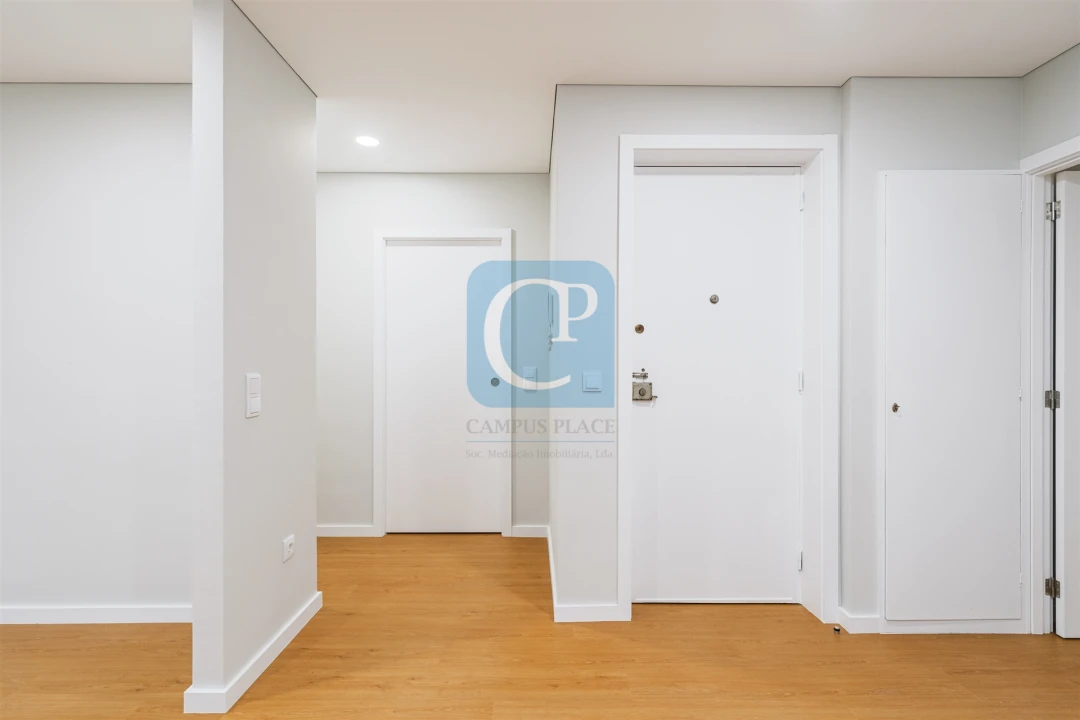 Apartamento T2 para Arrendamento em Bonfim Foto 3