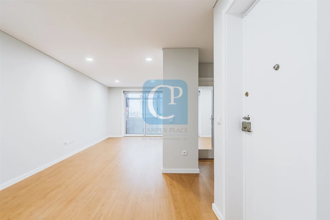 Apartamento T2 para Arrendamento em Bonfim Foto 2