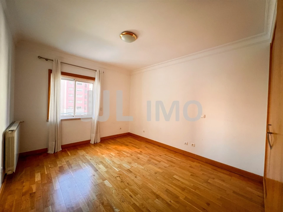 Apartamento T2 para Venda em Lumiar Foto 3
