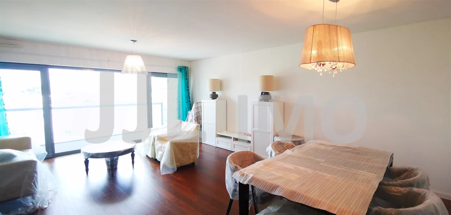 Apartamento T3 para Arrendamento em Alvalade Foto 1