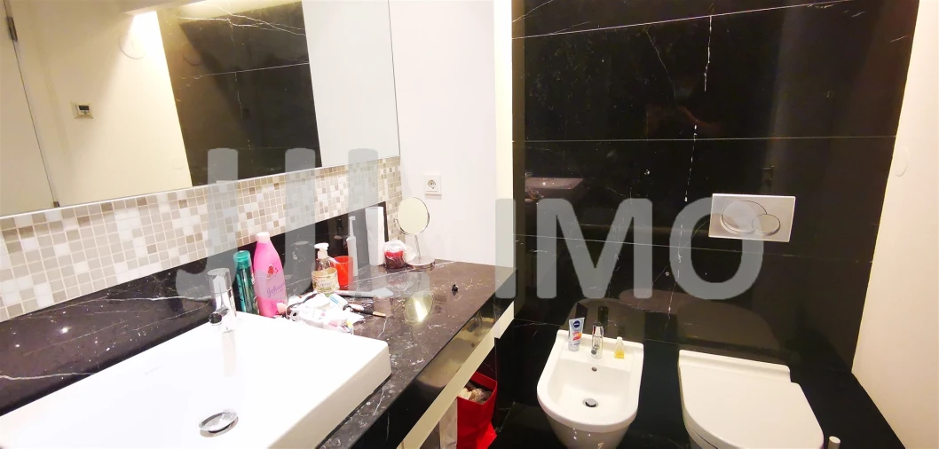 Apartamento T3 para Arrendamento em Alvalade Foto 10