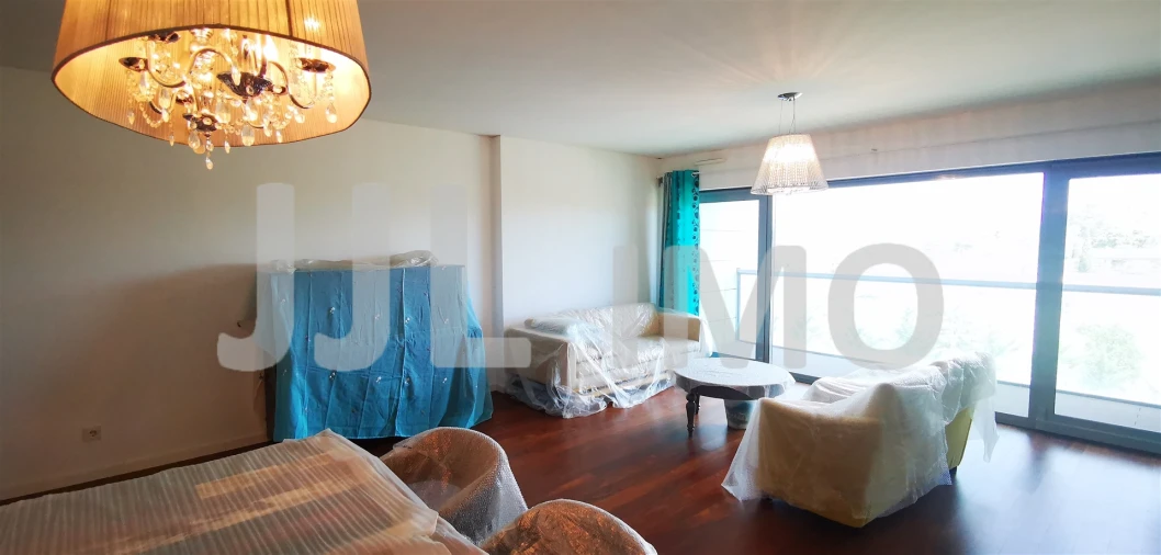 Apartamento T3 para Arrendamento em Alvalade Foto 13