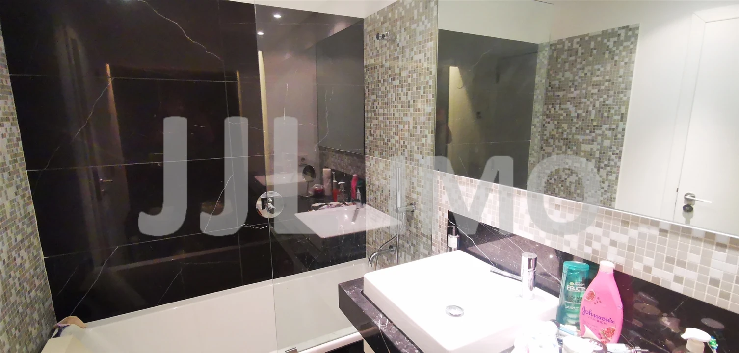 Apartamento T3 para Arrendamento em Alvalade Foto 9