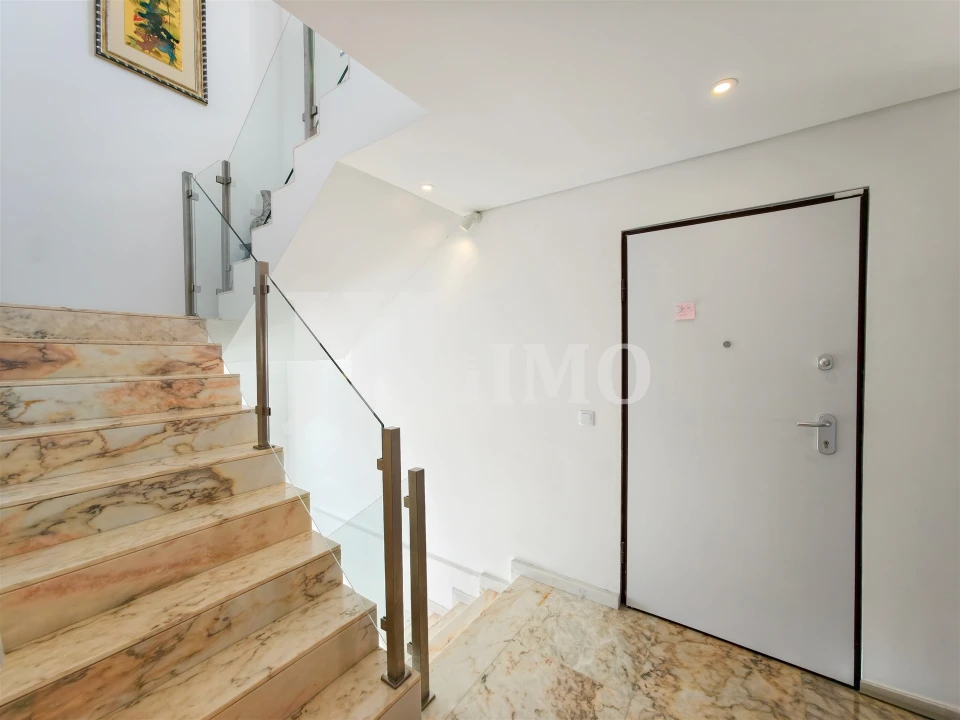 Moradia T4 para Venda em Santa Maria e São Miguel, São Martinho, São Pedro Penaferrim Foto 15