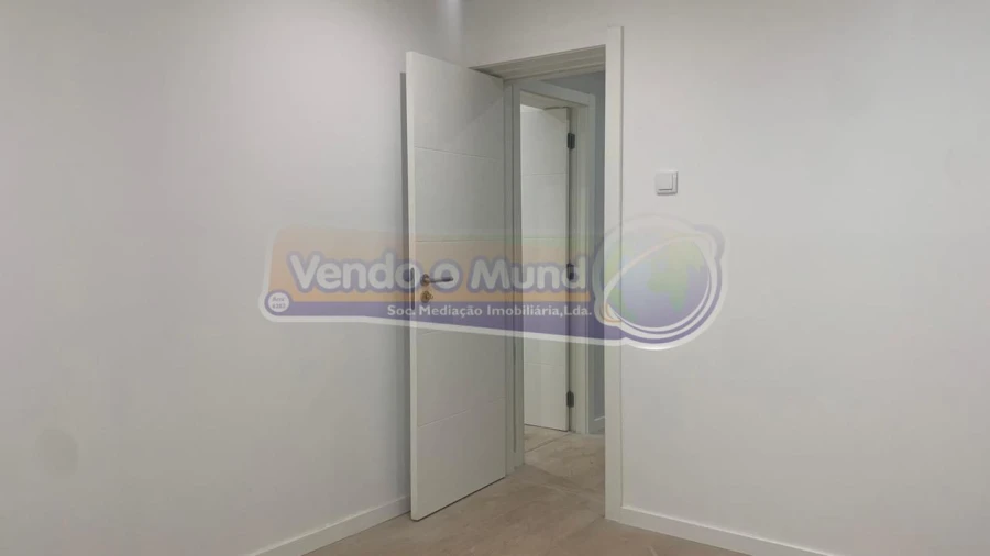 Apartamento T3 para Venda em Águas Livres Foto 15