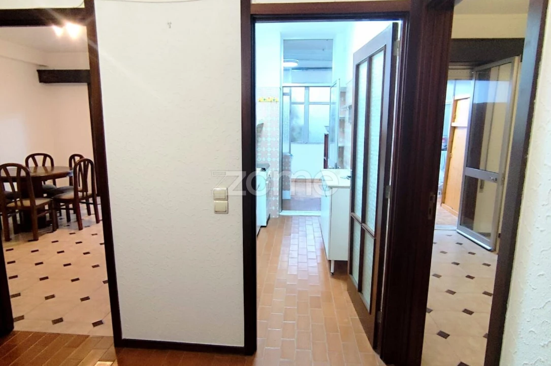 Apartamento T1 para Arrendamento em Paranhos Foto 12