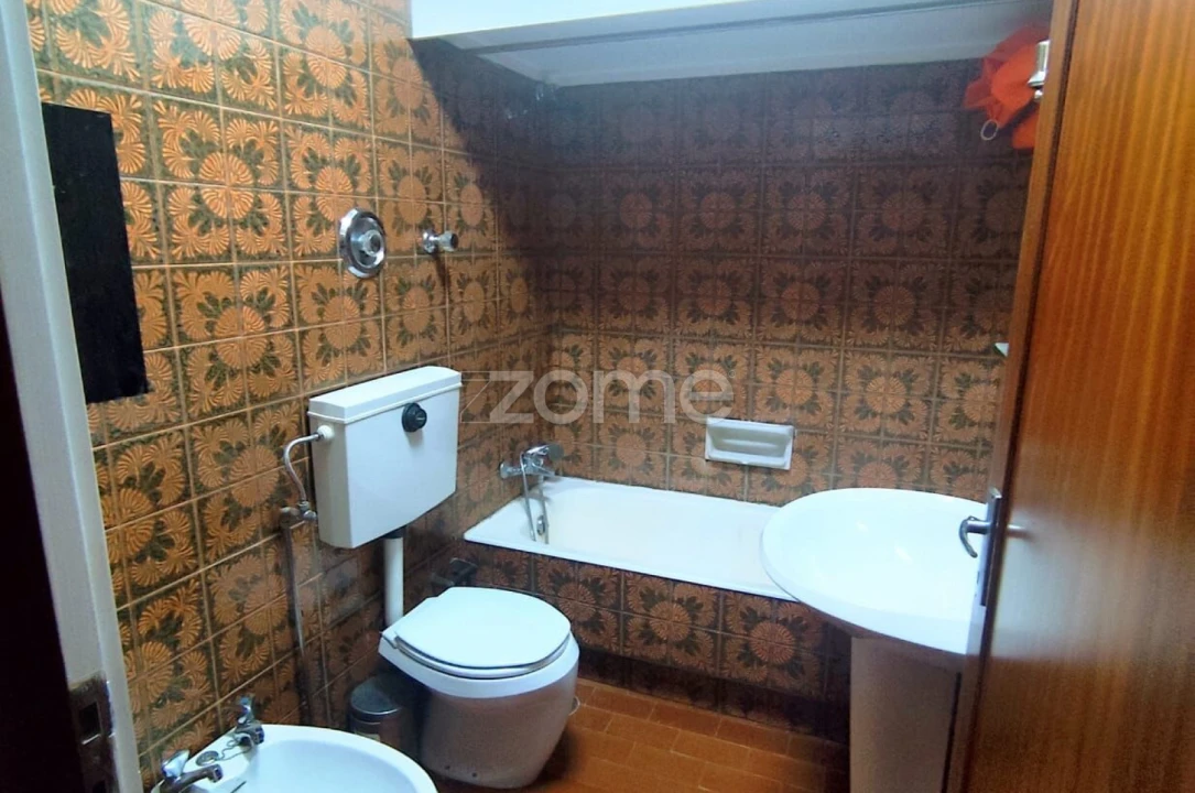 Apartamento T1 para Arrendamento em Paranhos Foto 14