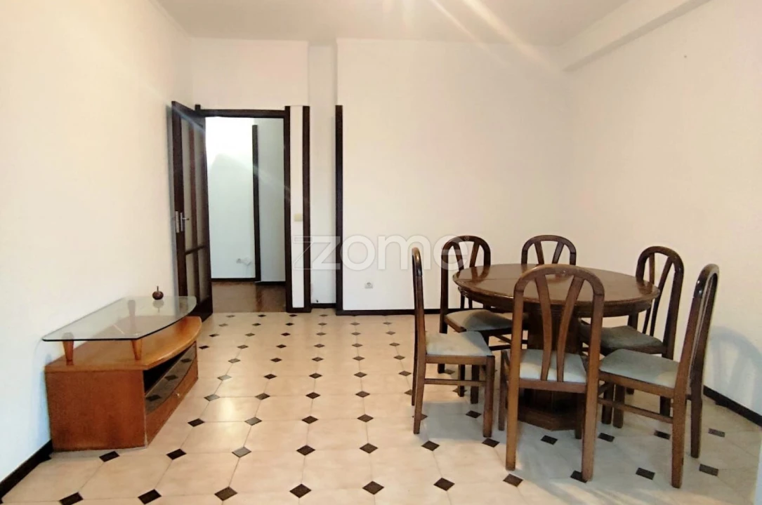 Apartamento T1 para Arrendamento em Paranhos Foto 8