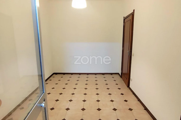 Apartamento T1 para Arrendamento em Paranhos Foto 9