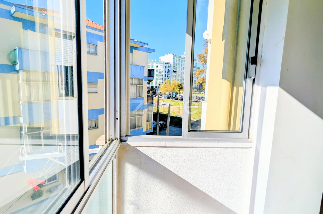 Apartamento T1 para Venda em Corroios Foto 13