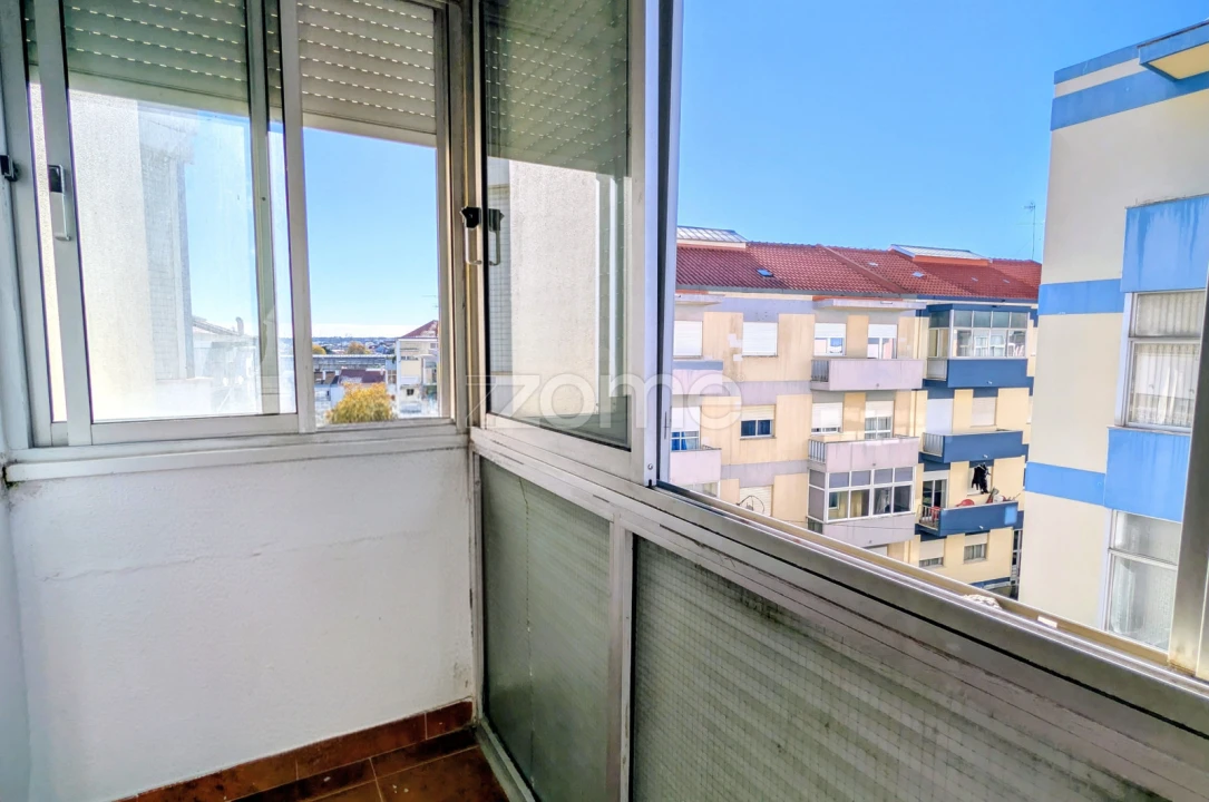 Apartamento T1 para Venda em Corroios Foto 14