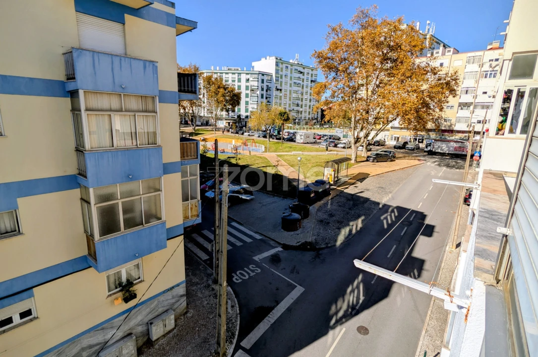 Apartamento T1 para Venda em Corroios Foto 20