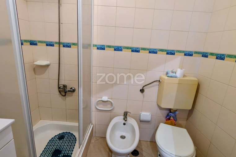 Apartamento T1 para Venda em Corroios Foto 17
