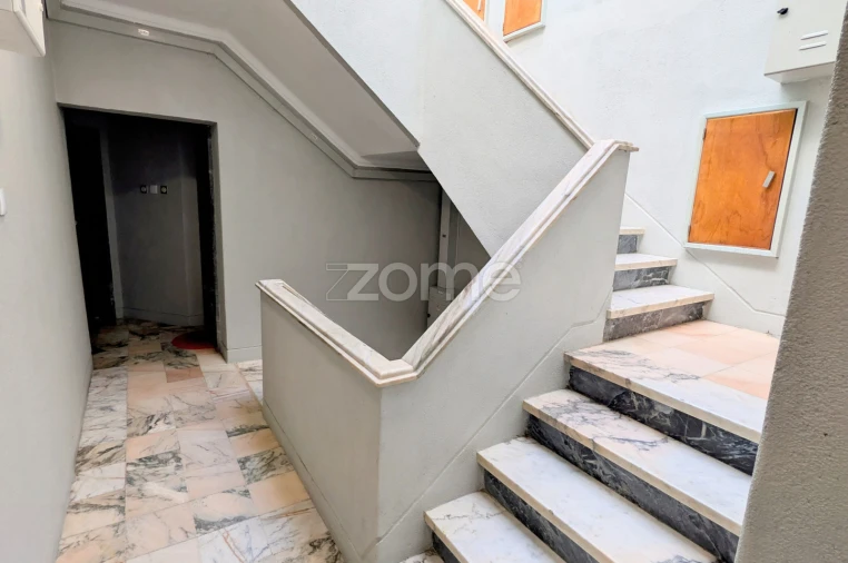 Apartamento T1 para Venda em Corroios Foto 2