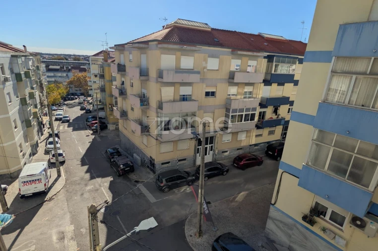 Apartamento T1 para Venda em Corroios Foto 1