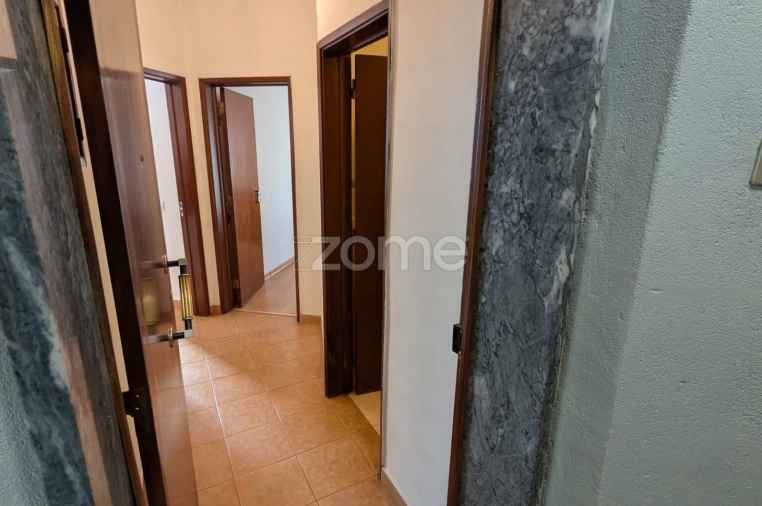 Apartamento T1 para Venda em Corroios Foto 3