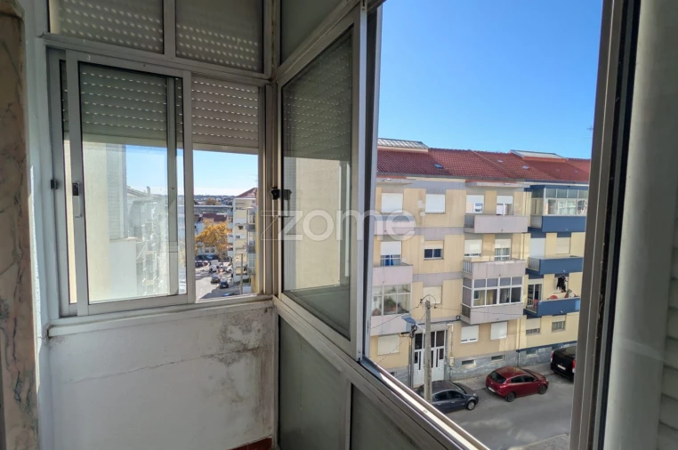 Apartamento T1 para Venda em Corroios Foto 8