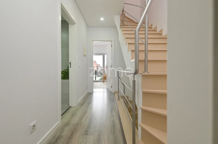 Moradia T3 para Venda em Fernao Ferro Foto 15