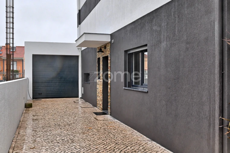 Moradia T3 para Venda em Fernao Ferro Foto 24