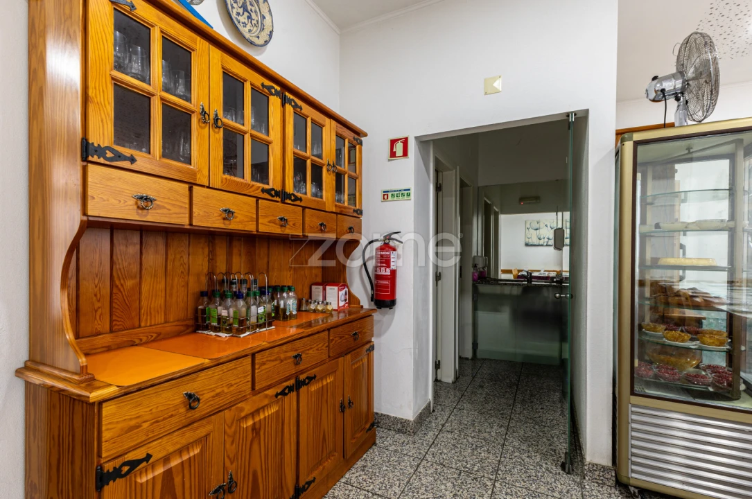 Negócio para Trespasse em Porto Salvo Foto 21