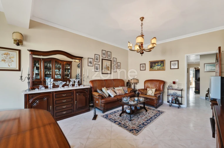 Apartamento T3 para Venda em Águas Livres Foto 4