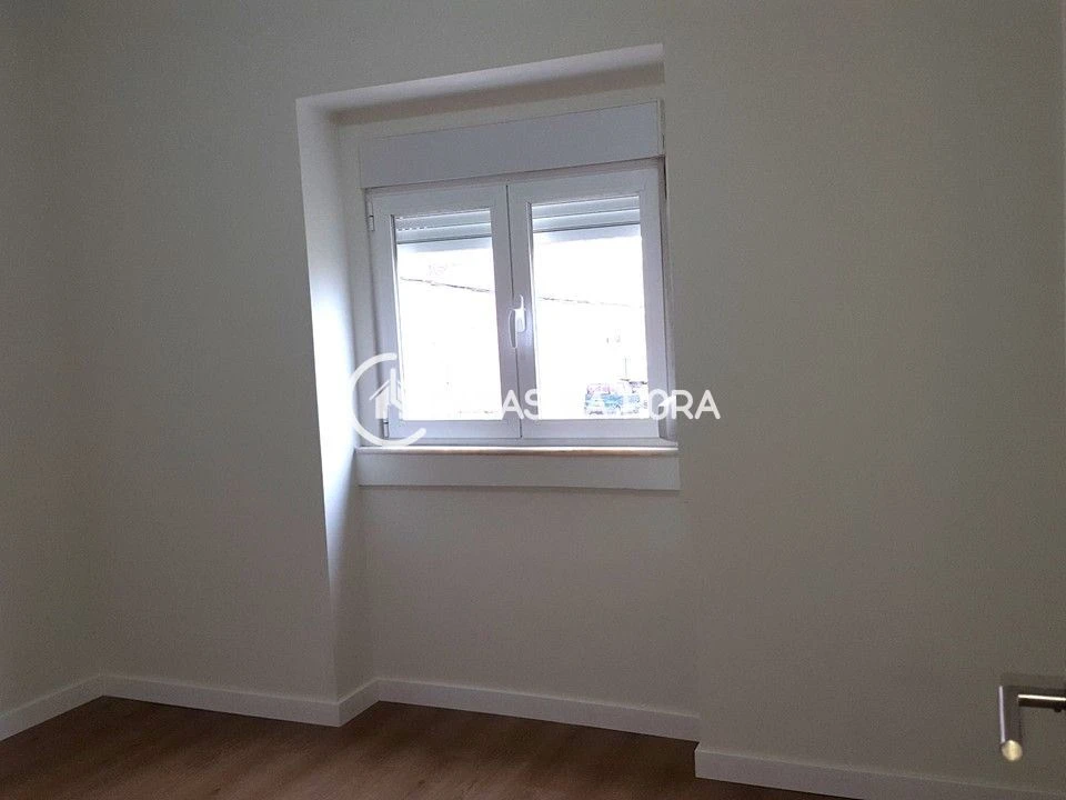 Apartamento T2 para Arrendamento em Beato Foto 11