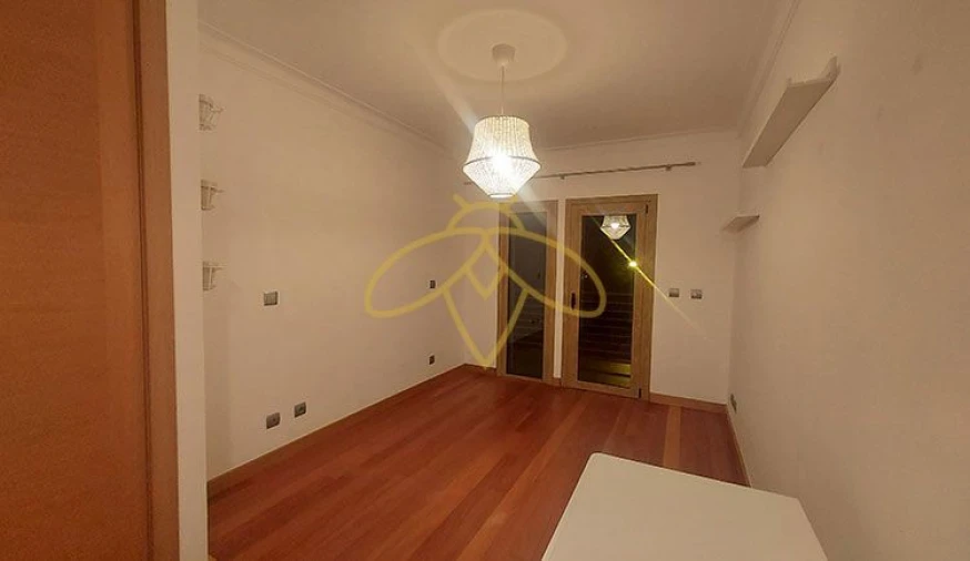 Apartamento T2 para Arrendamento em São Domingos de Rana Foto 12