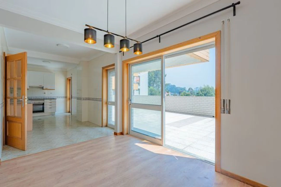 Apartamento T3 para Venda em Argoncilhe Foto 3