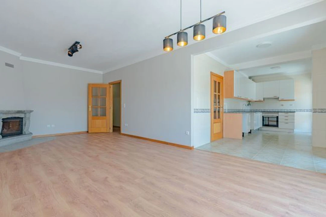 Apartamento T3 para Venda em Argoncilhe Foto 4