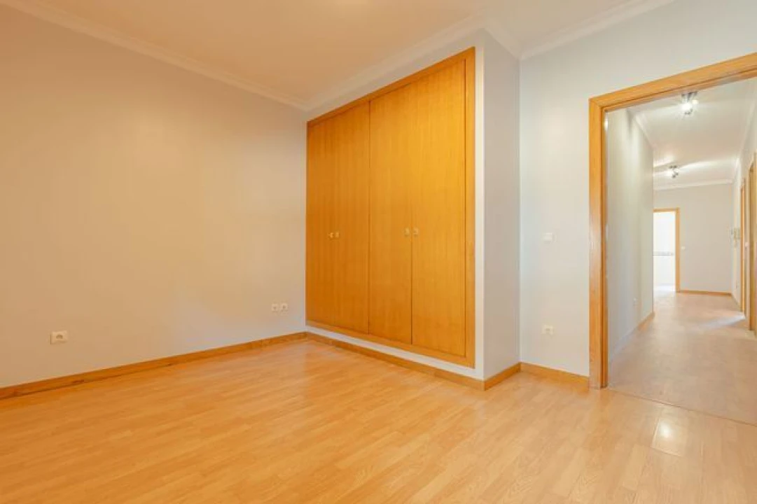 Apartamento T3 para Venda em Argoncilhe Foto 9