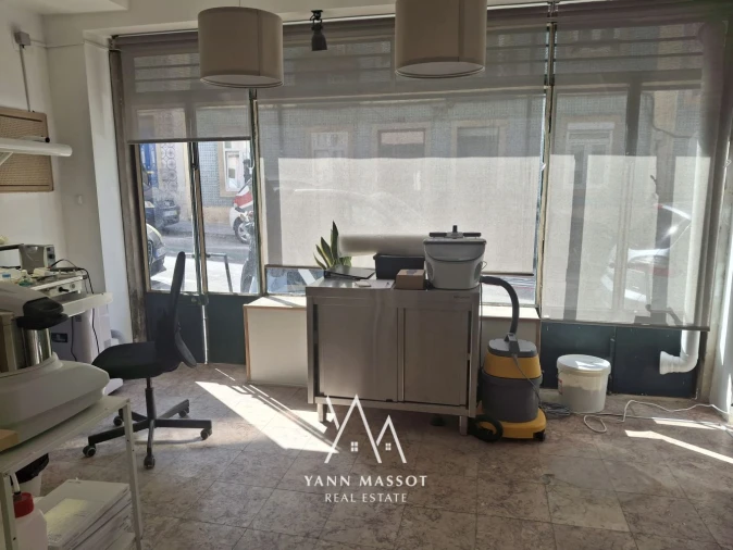 Loja para Venda em Campolide Foto 3