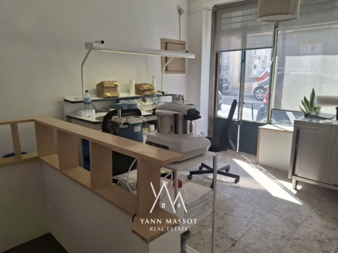 Loja para Venda em Campolide Foto 4