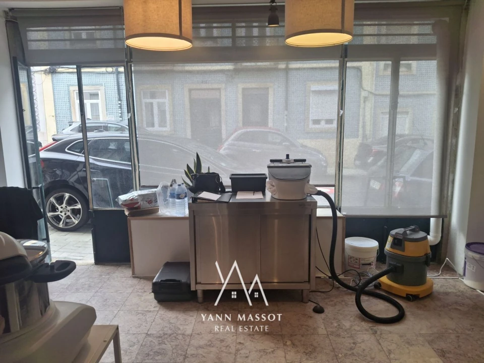 Loja para Venda em Campolide Foto 5