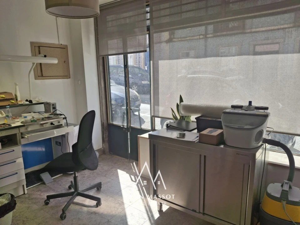 Loja para Venda em Campolide Foto 5