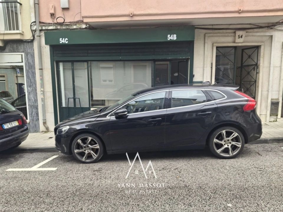 Loja para Venda em Campolide Foto 1