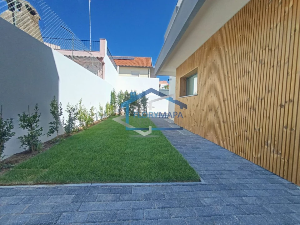 Moradia T4 para Venda em São Domingos de Rana Foto 30