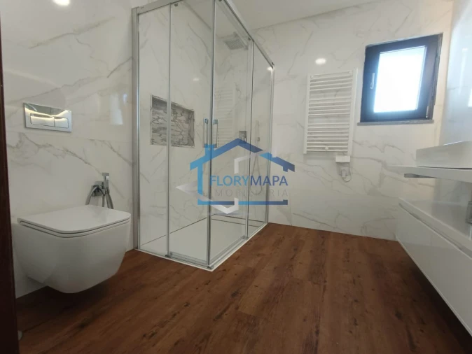 Moradia T4 para Venda em São Domingos de Rana Foto 38