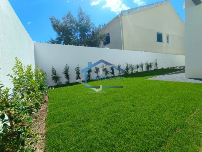 Moradia T4 para Venda em São Domingos de Rana Foto 34